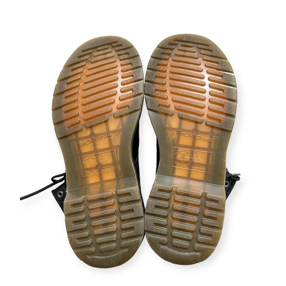 Dr.‎ Martens Women's 8-Eye Boots, Black  Leather, Size 7 - Picture 9 of 14